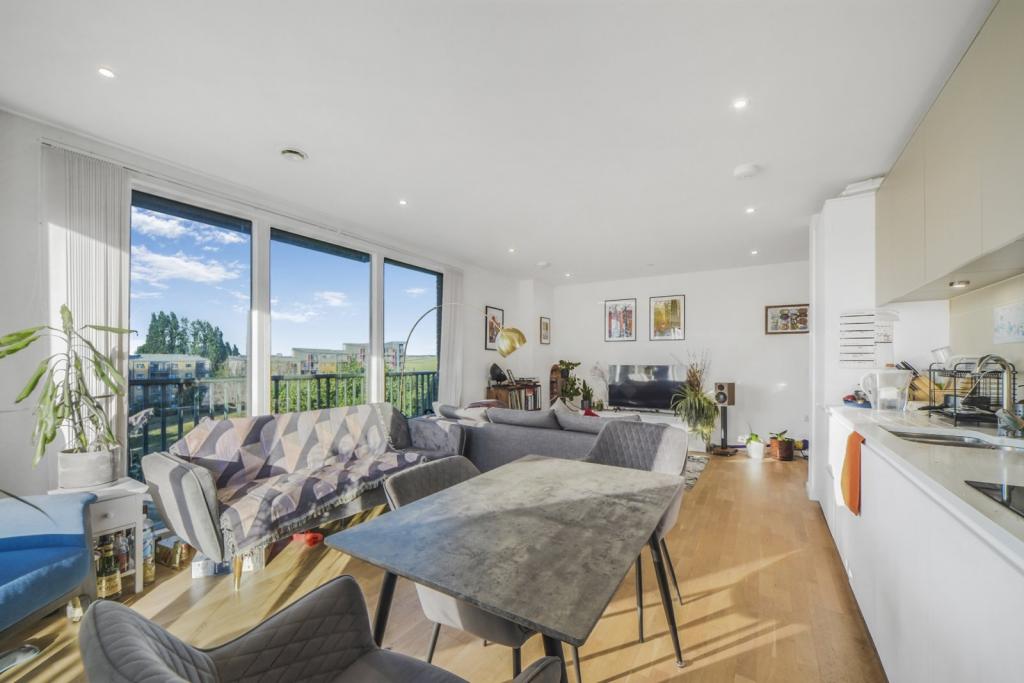 Grove Street, Deptford Landings, Deptford, London SE8 – 2 Bedroom Apartment for Sale – £525,000