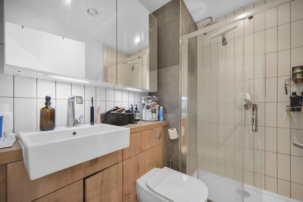 Grove Street, Deptford Landings, Deptford, London SE8 – 2 Bedroom Apartment for Sale – £525,000