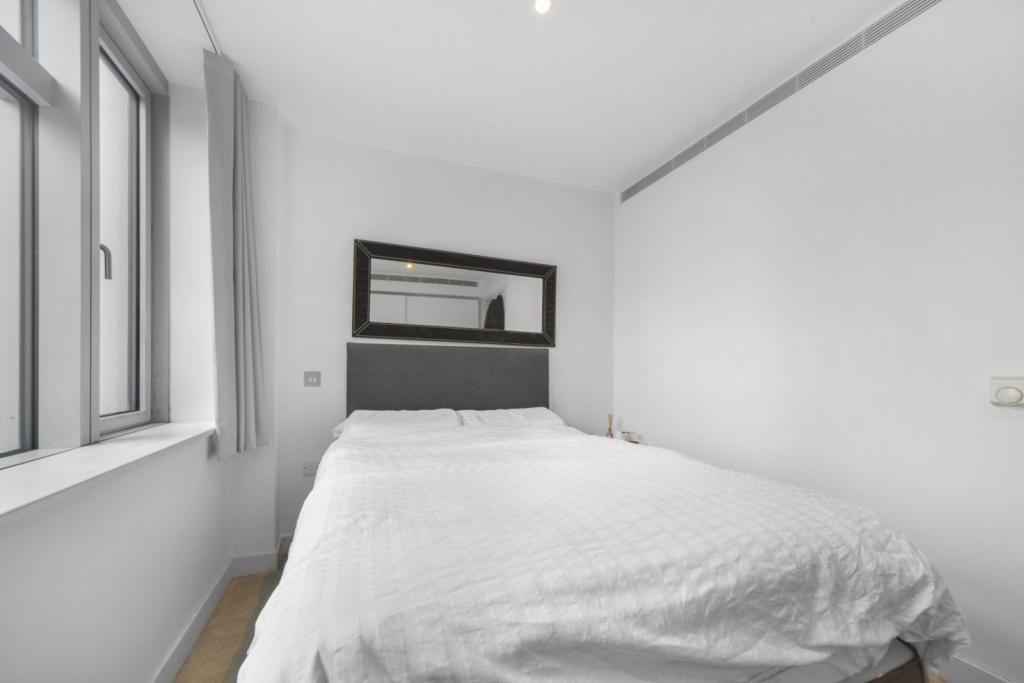 1 Bedroom Apartment for Sale – Pan Peninsula, Canary Wharf, London, E14 – £405,000