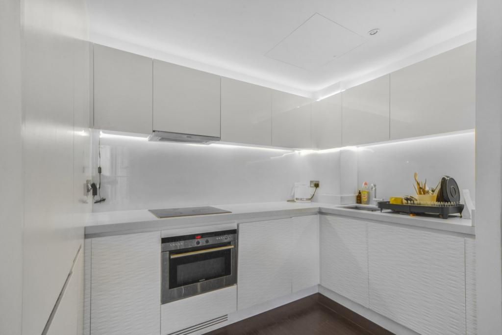 1 Bedroom Apartment for Sale – Pan Peninsula, Canary Wharf, London, E14 – £405,000