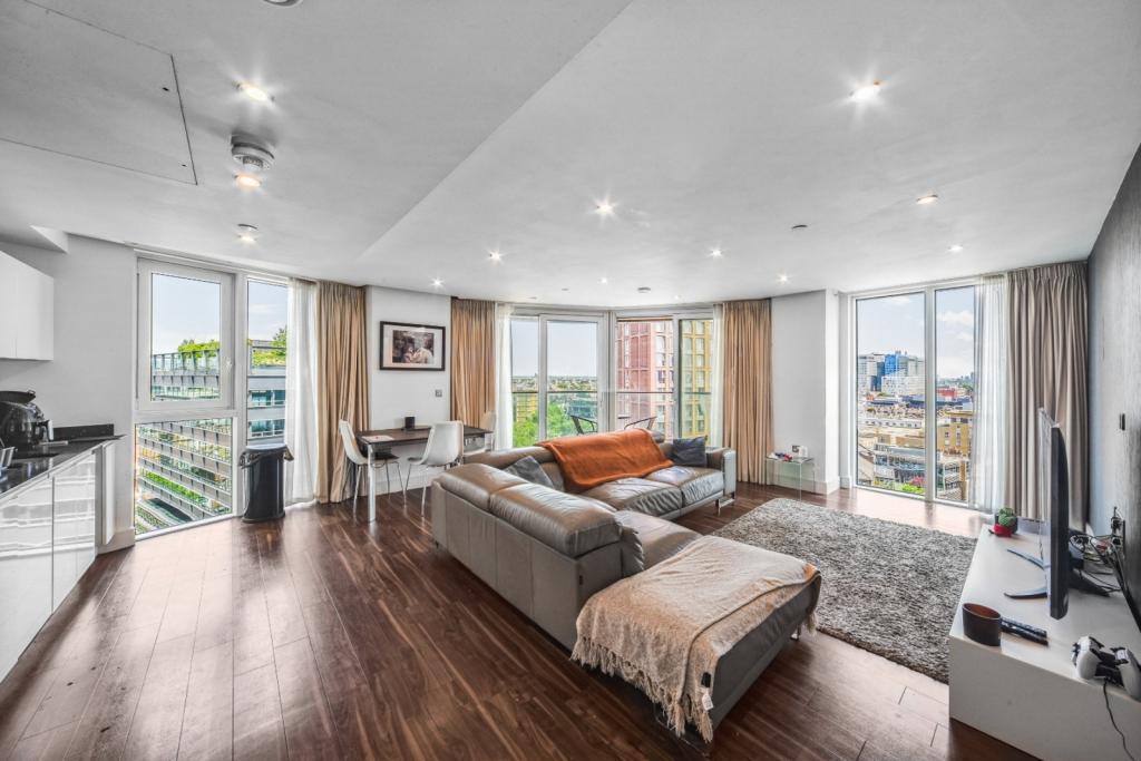 2 Bedroom Apartment for Sale – Altitude Point, Alie Street, Aldgate, London, E1 – £790,000