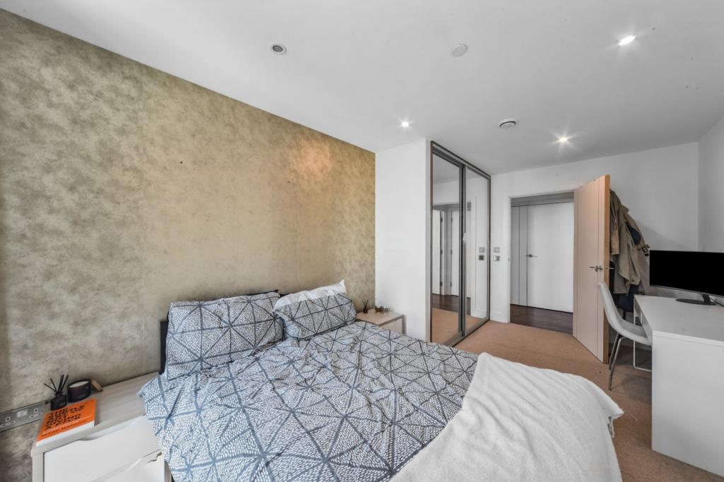 2 Bedroom Apartment for Sale – Altitude Point, Alie Street, Aldgate, London, E1 – £790,000