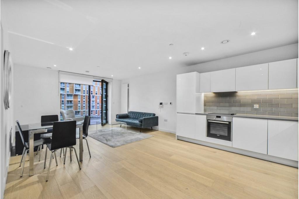 1 Bedroom Apartment for Sale – Bonnet Street, Royal Wharf, Docklands, London, E16 – £399,950