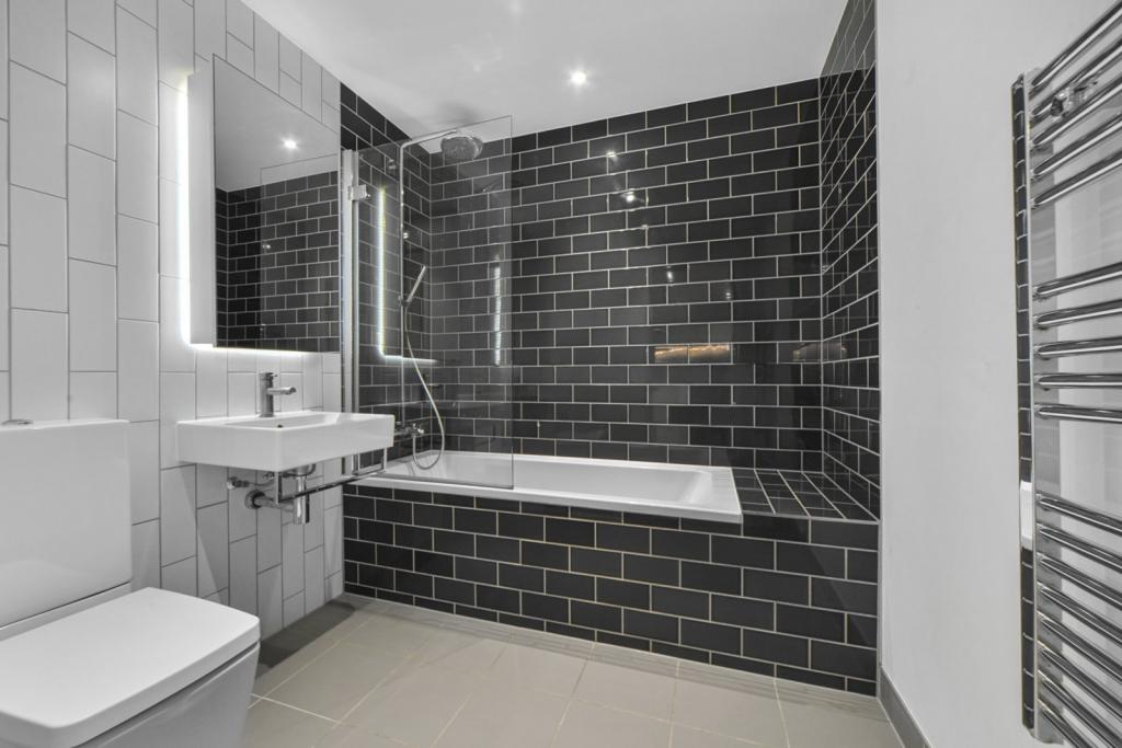 1 Bedroom Apartment for Sale – Bonnet Street, Royal Wharf, Docklands, London, E16 – £399,950