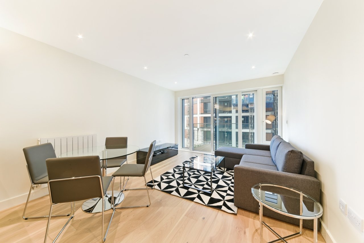 1 Bedroom Apartment for Sale – Duke of Wellington Avenue, Woolwich, – Offers in Excess of £400,000