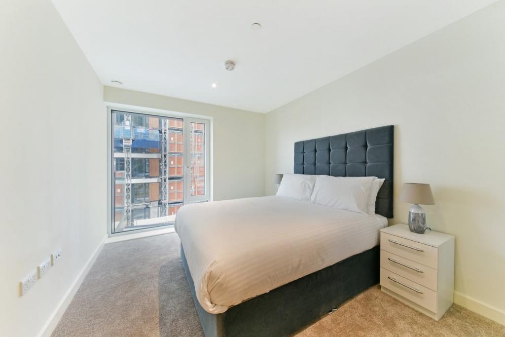 1 Bedroom Apartment for Sale – Duke of Wellington Avenue, Woolwich, – Offers in Excess of £400,000
