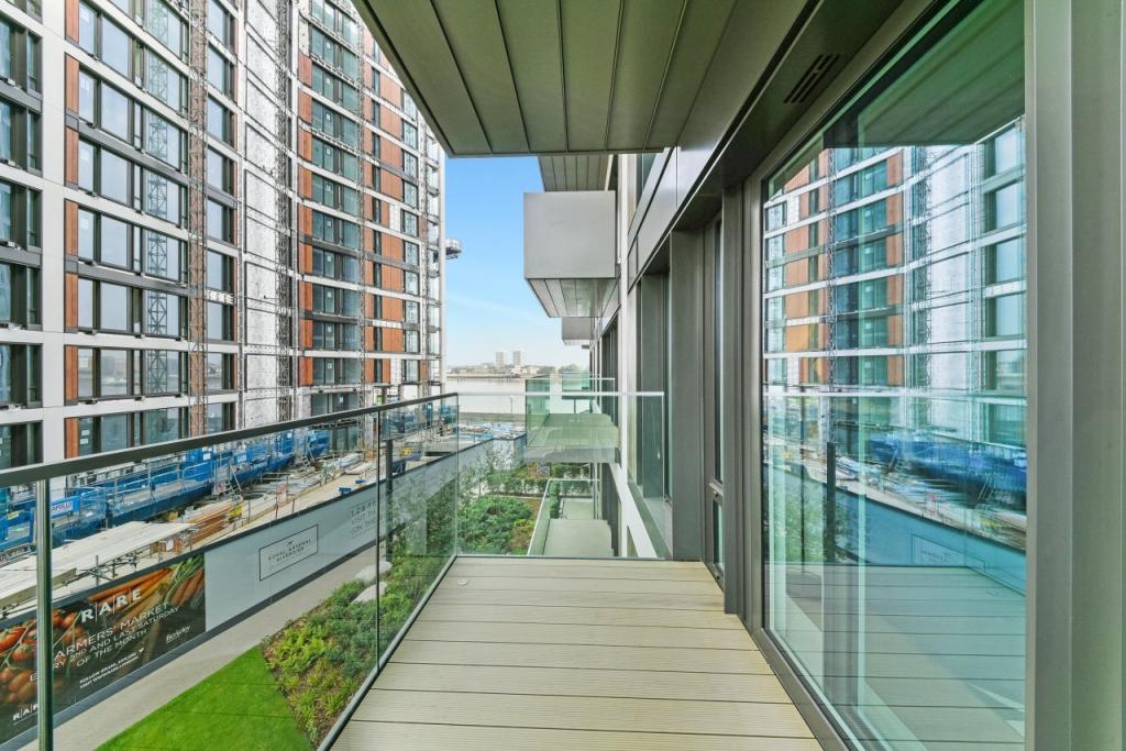 1 Bedroom Apartment for Sale – Duke of Wellington Avenue, Woolwich, – Offers in Excess of £400,000