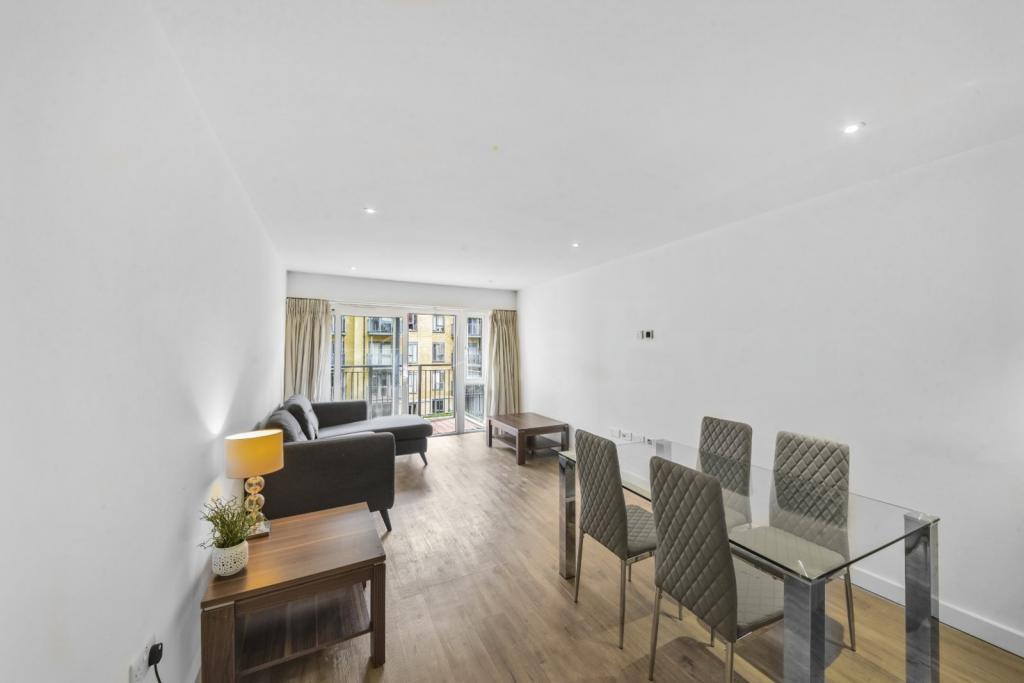 2 Bedroom Apartment for Sale – Beaufort Park, 20 Boulevard Drive, Colindale, London– £475,000