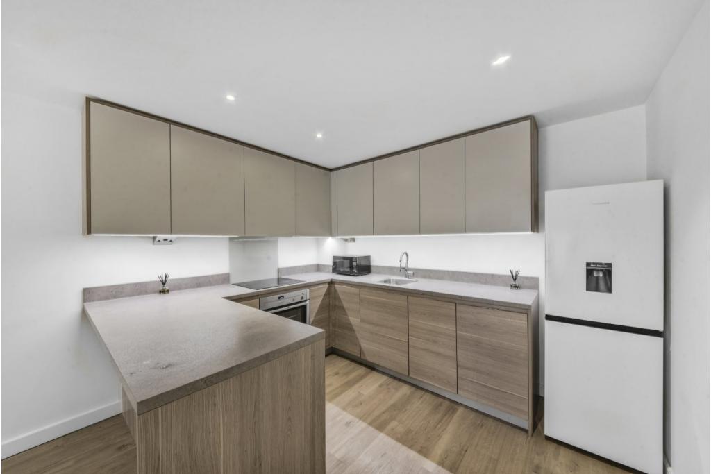 2 Bedroom Apartment for Sale – Beaufort Park, 20 Boulevard Drive, Colindale, London– £475,000