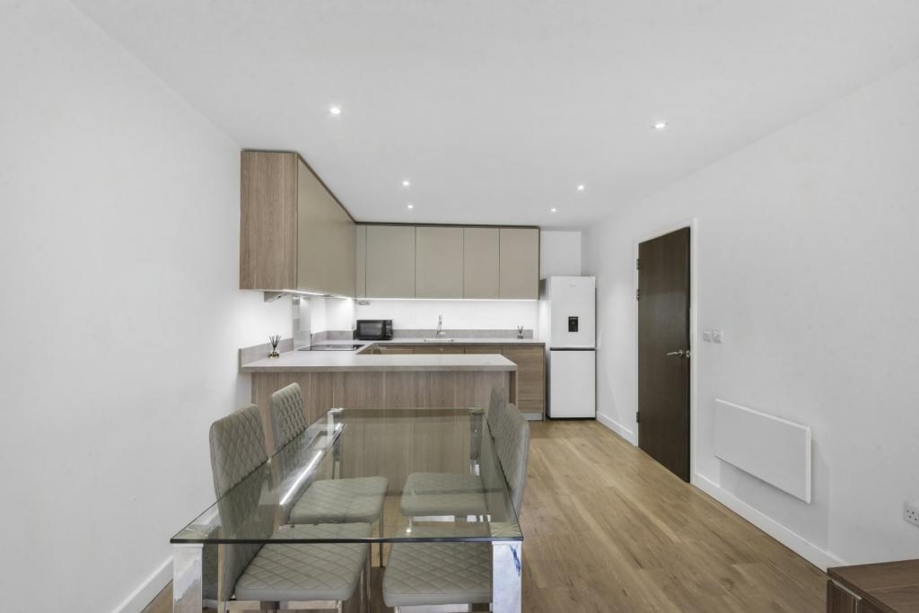 2 Bedroom Apartment for Sale – Beaufort Park, 20 Boulevard Drive, Colindale, London– £475,000