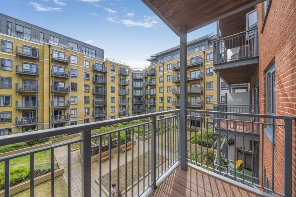 2 Bedroom Apartment for Sale – Beaufort Park, 20 Boulevard Drive, Colindale, London– £475,000