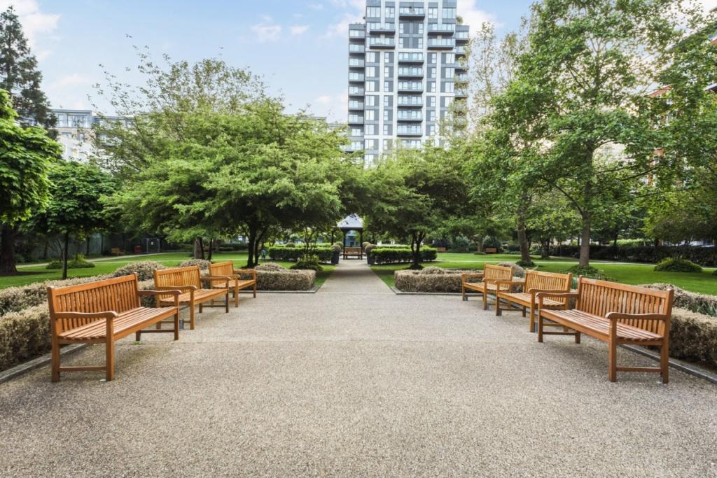 2 Bedroom Apartment for Sale – Beaufort Park, 20 Boulevard Drive, Colindale, London– £475,000