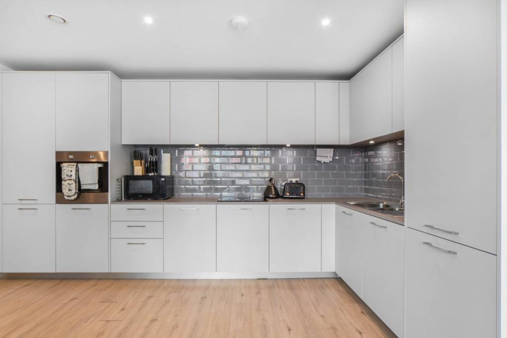 3 Bedroom Apartment for Sale – Timberyard Street, Deptford Landings – Offers in Excess of £600,000