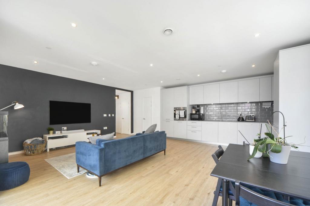 3 Bedroom Apartment for Sale – Timberyard Street, Deptford Landings – Offers in Excess of £600,000