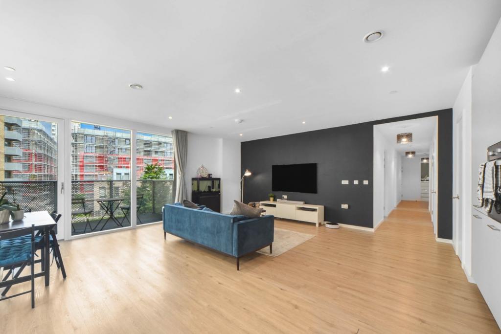 3 Bedroom Apartment for Sale – Timberyard Street, Deptford Landings – Offers in Excess of £600,000