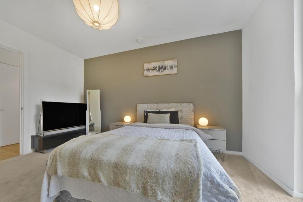 3 Bedroom Apartment for Sale – Timberyard Street, Deptford Landings – Offers in Excess of £600,000