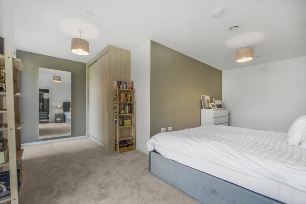 3 Bedroom Apartment for Sale – Timberyard Street, Deptford Landings – Offers in Excess of £600,000