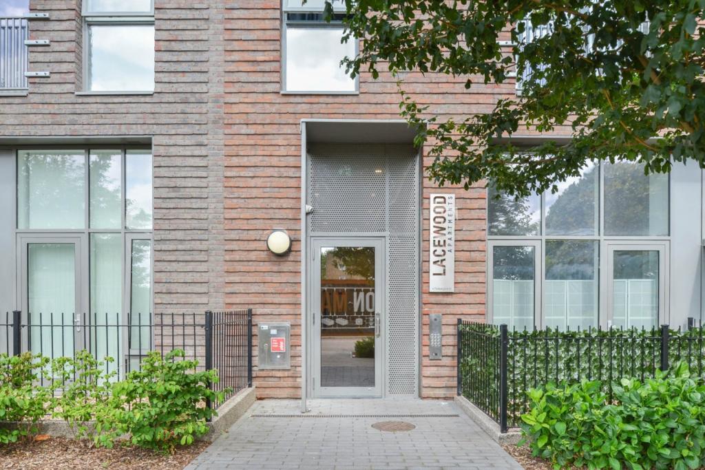 3 Bedroom Apartment for Sale – Timberyard Street, Deptford Landings – Offers in Excess of £600,000