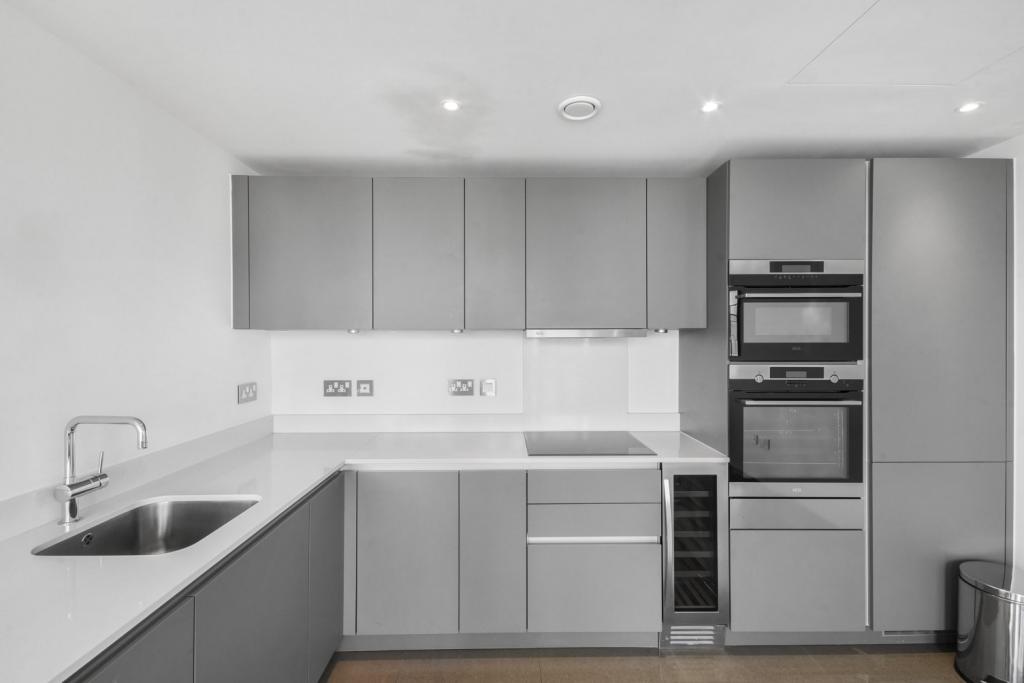 1 Bedroom Apartment for Sale – Glade Path, Blackfriars Circus, Southwark, London, SE1 – £570,000