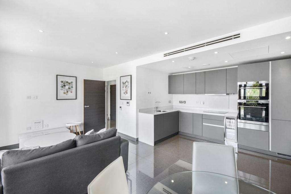 1 Bedroom Apartment for Sale – Glade Path, Blackfriars Circus, Southwark, London, SE1 – £570,000