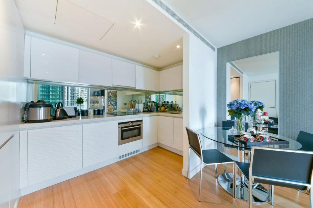 1 Bedroom Apartment for Sale – Pan Peninsula, Canary Wharf, London, E14 – £400,000