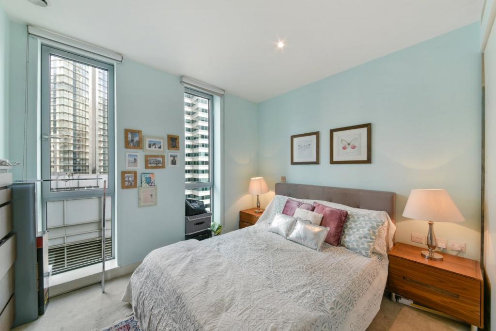 1 Bedroom Apartment for Sale – Pan Peninsula, Canary Wharf, London, E14 – £400,000