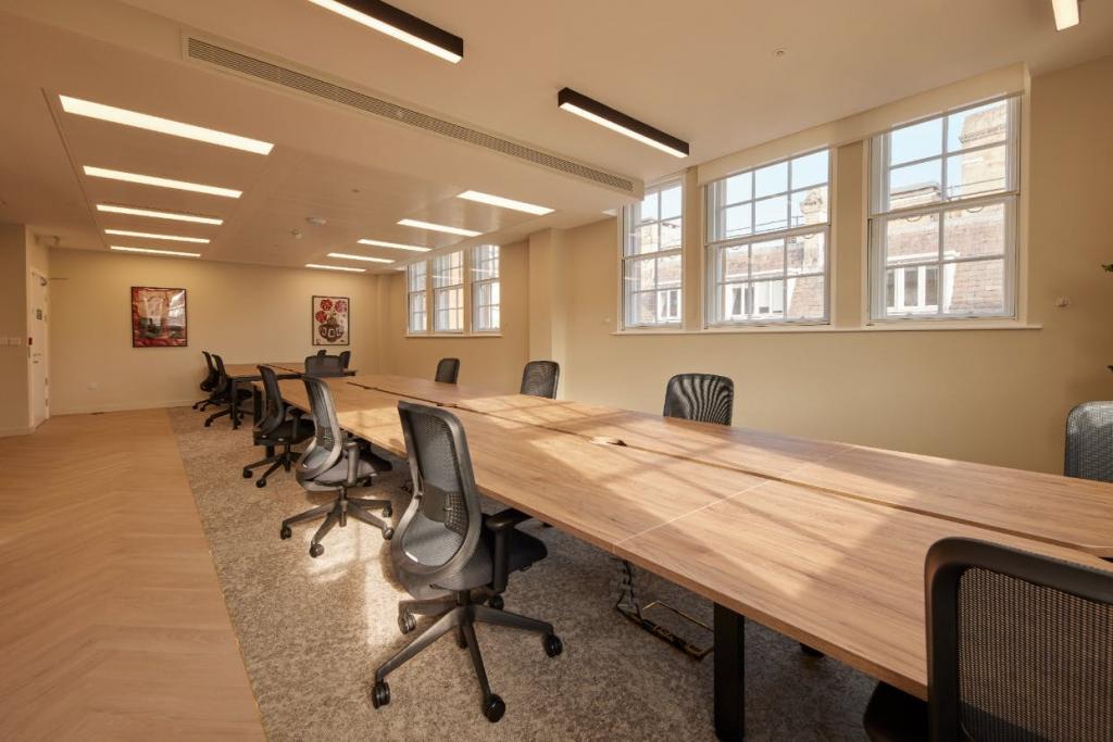 14-15 King St, St James's Submarket, London SW1Y 6QU – Office and Retail Space for Lease