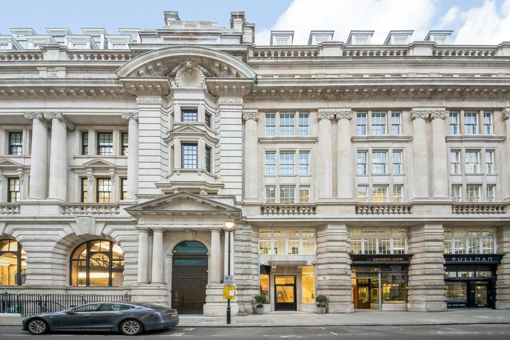 14-15 King St, St James's Submarket, London SW1Y 6QU – Office and Retail Space for Lease