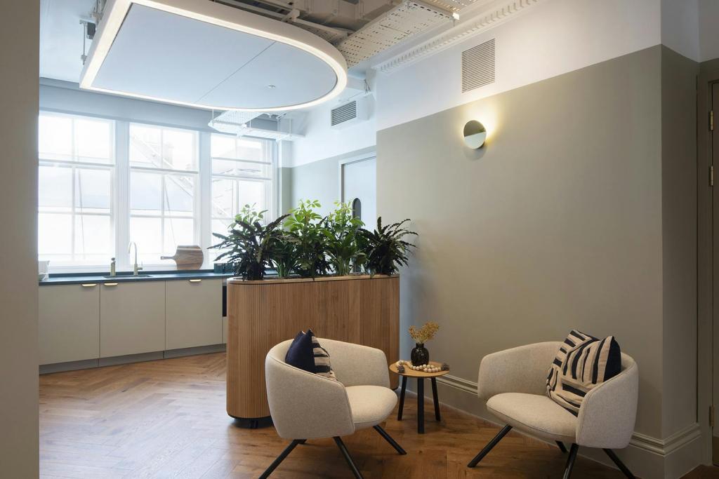 11-12 Pall Mall – Prestigious Office Space To Let – 4,041 sq ft Available – £140,000 per annum