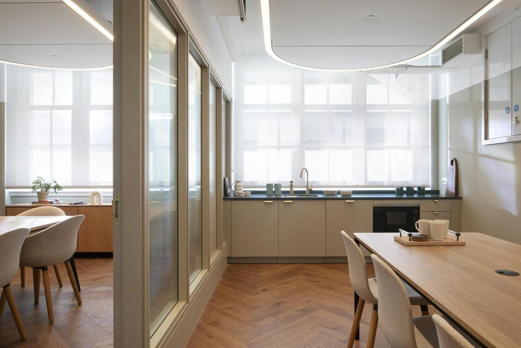 11-12 Pall Mall – Prestigious Office Space To Let – 4,041 sq ft Available – £140,000 per annum