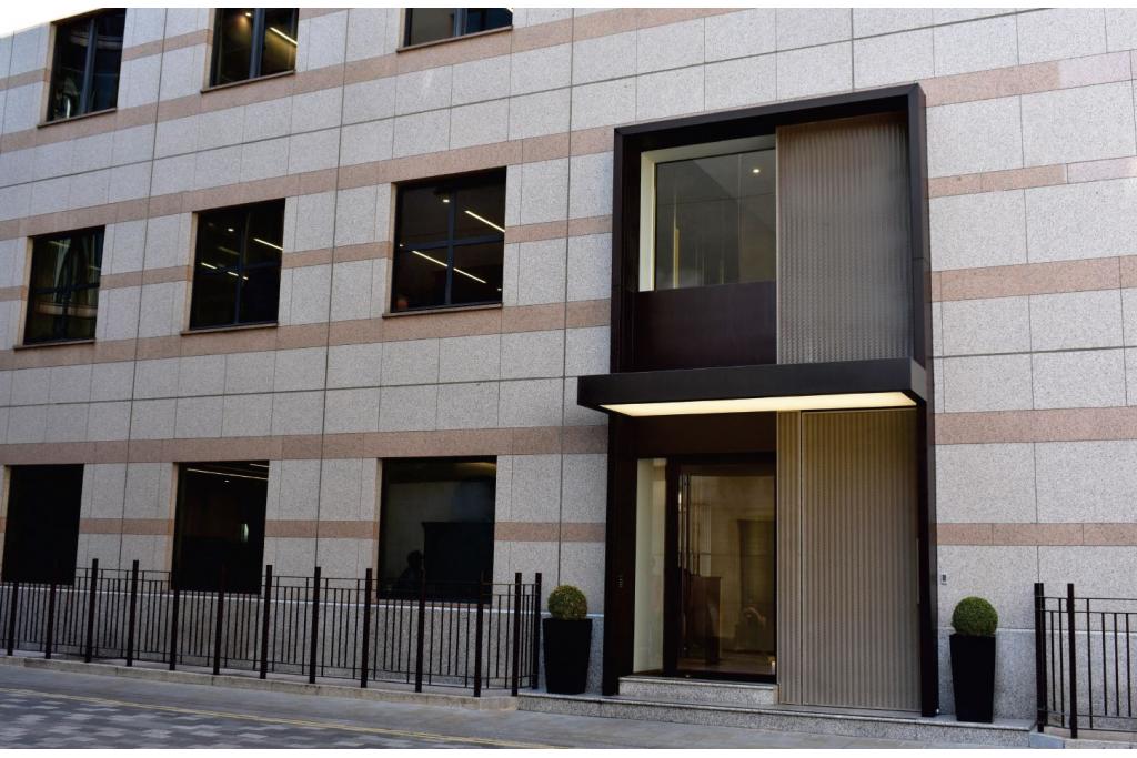 2 Babmaes St – Prime Office Space – 1,348 sq ft – £110 per sq ft