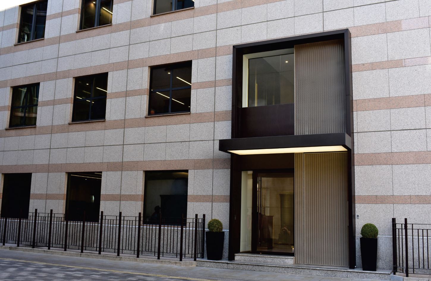 2 Babmaes St – Prime Office Space – 1,348 sq ft – £110 per sq ft