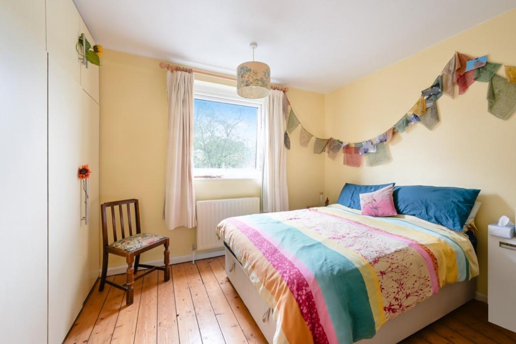 Delverton Road – Kennington – 2 Bedroom Maisonette for Sale – London SE17