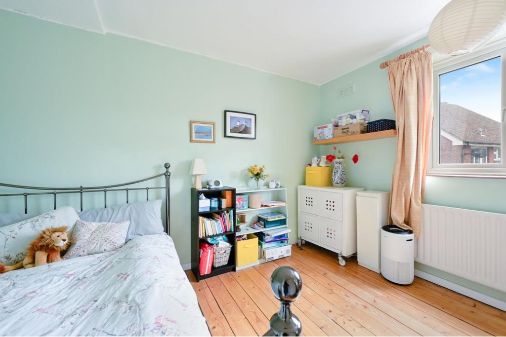 Delverton Road – Kennington – 2 Bedroom Maisonette for Sale – London SE17