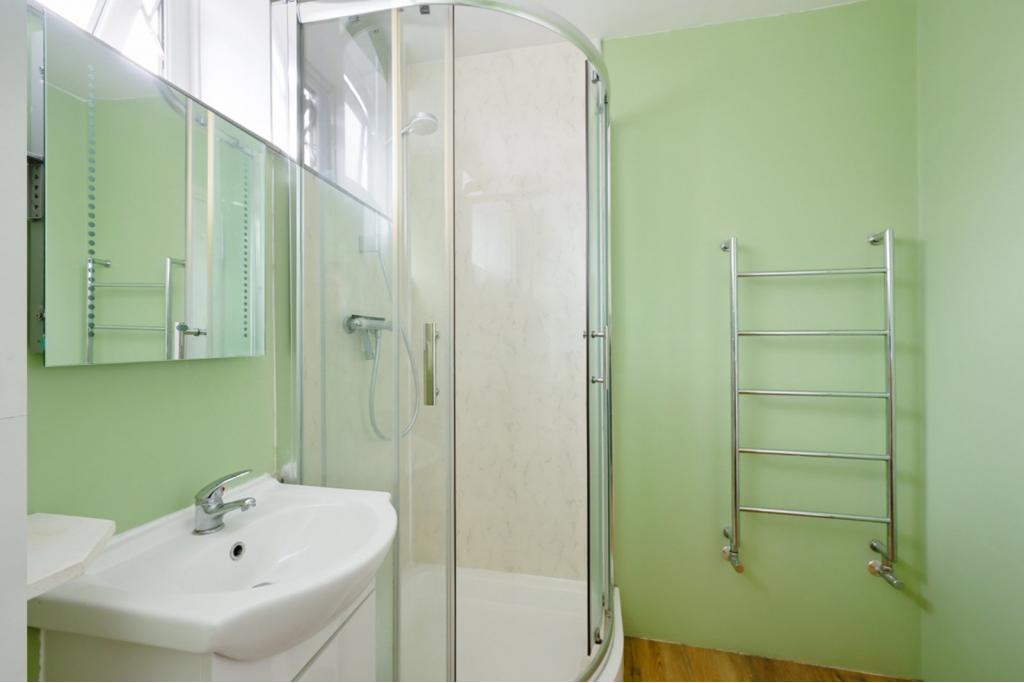 Delverton Road – Kennington – 2 Bedroom Maisonette for Sale – London SE17