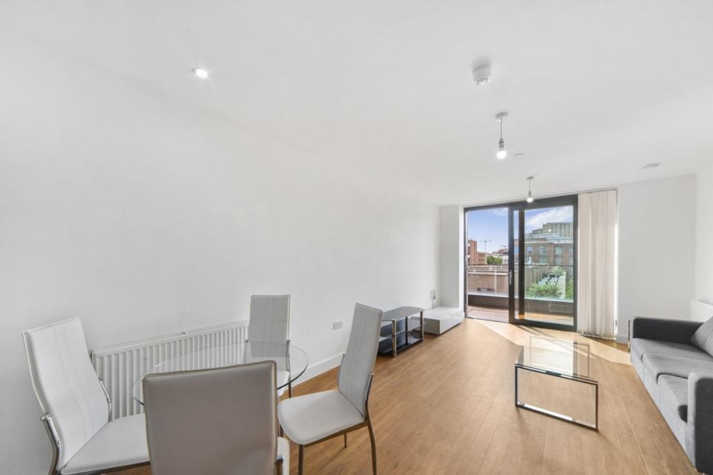 Agnes George Walk – Waterside Park – 2 Bedroom Apartment for Sale – Royal Docks, London E16