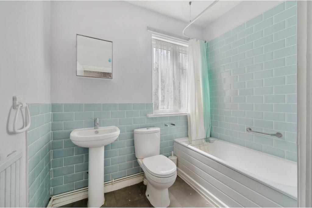 Orb Street – 2 Bedroom Maisonette for Sale – Elephant & Castle, London SE17