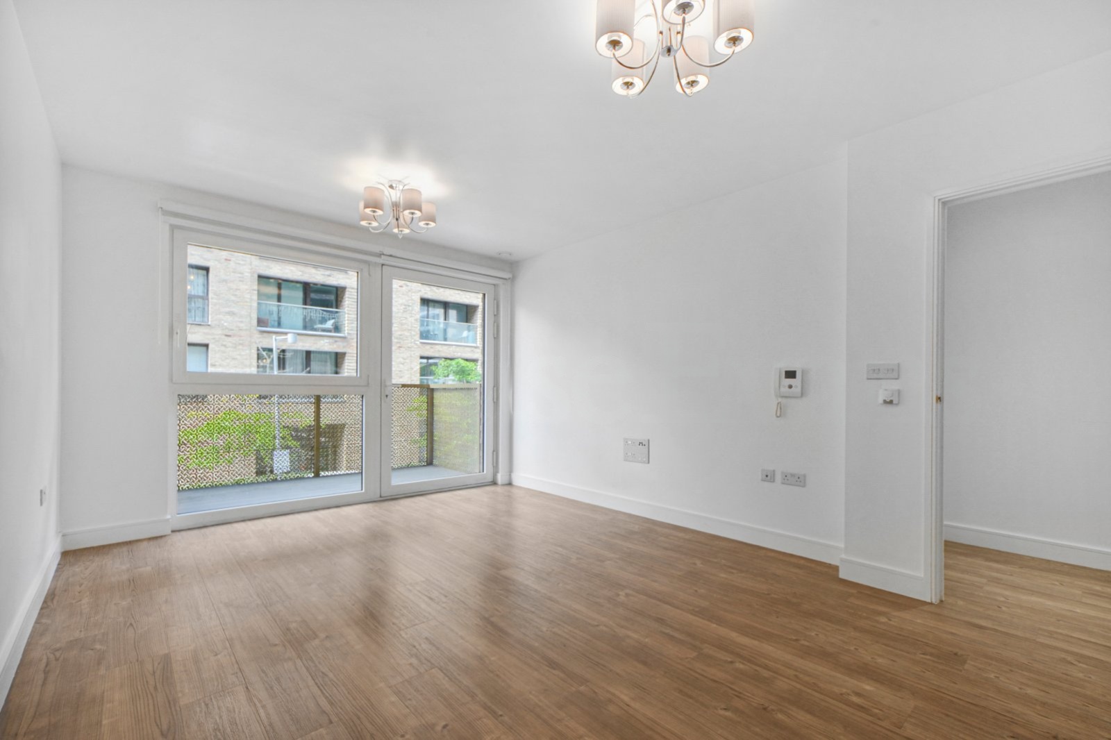 Greenland Place – 1 Bedroom Apartment for Sale – Surrey Quays, London SE8