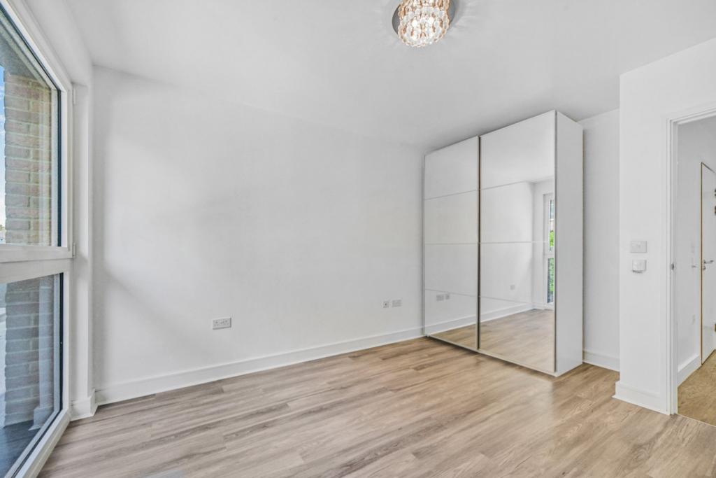 Greenland Place – 1 Bedroom Apartment for Sale – Surrey Quays, London SE8