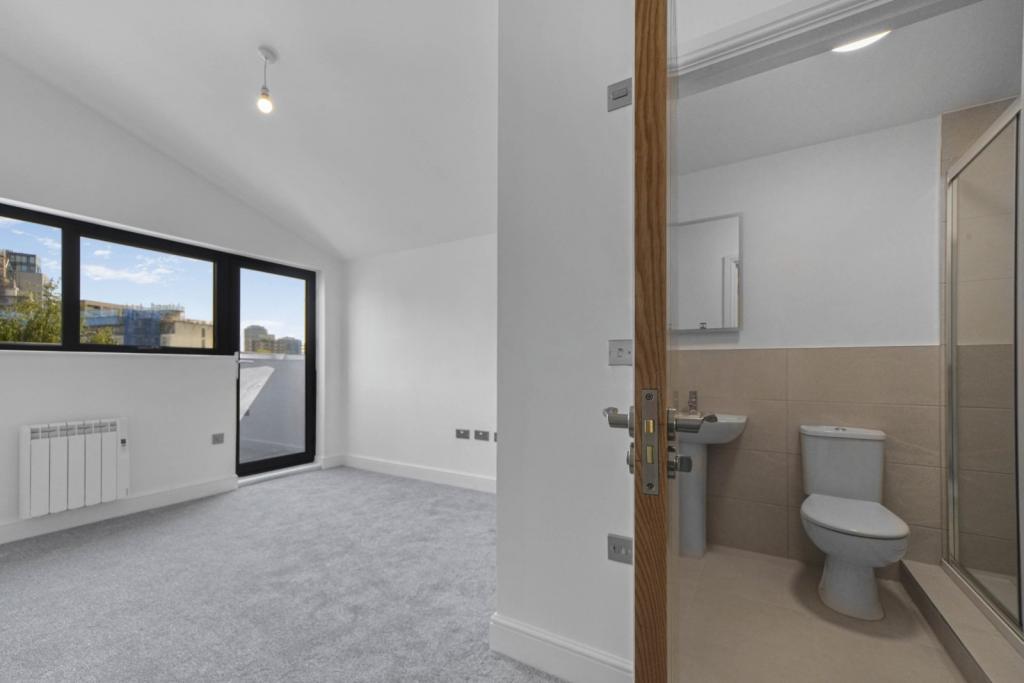 Thomas Road – 4 Bedroom Terraced House for Sale – Poplar, London E14