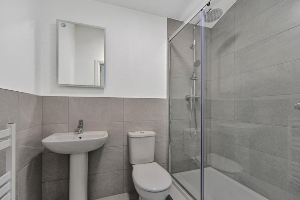 Thomas Road – 4 Bedroom Terraced House for Sale – Poplar, London E14