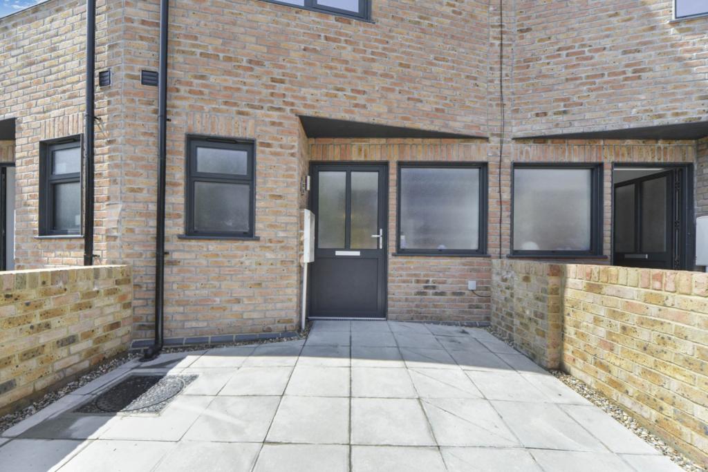 Thomas Road – 4 Bedroom Terraced House for Sale – Poplar, London E14
