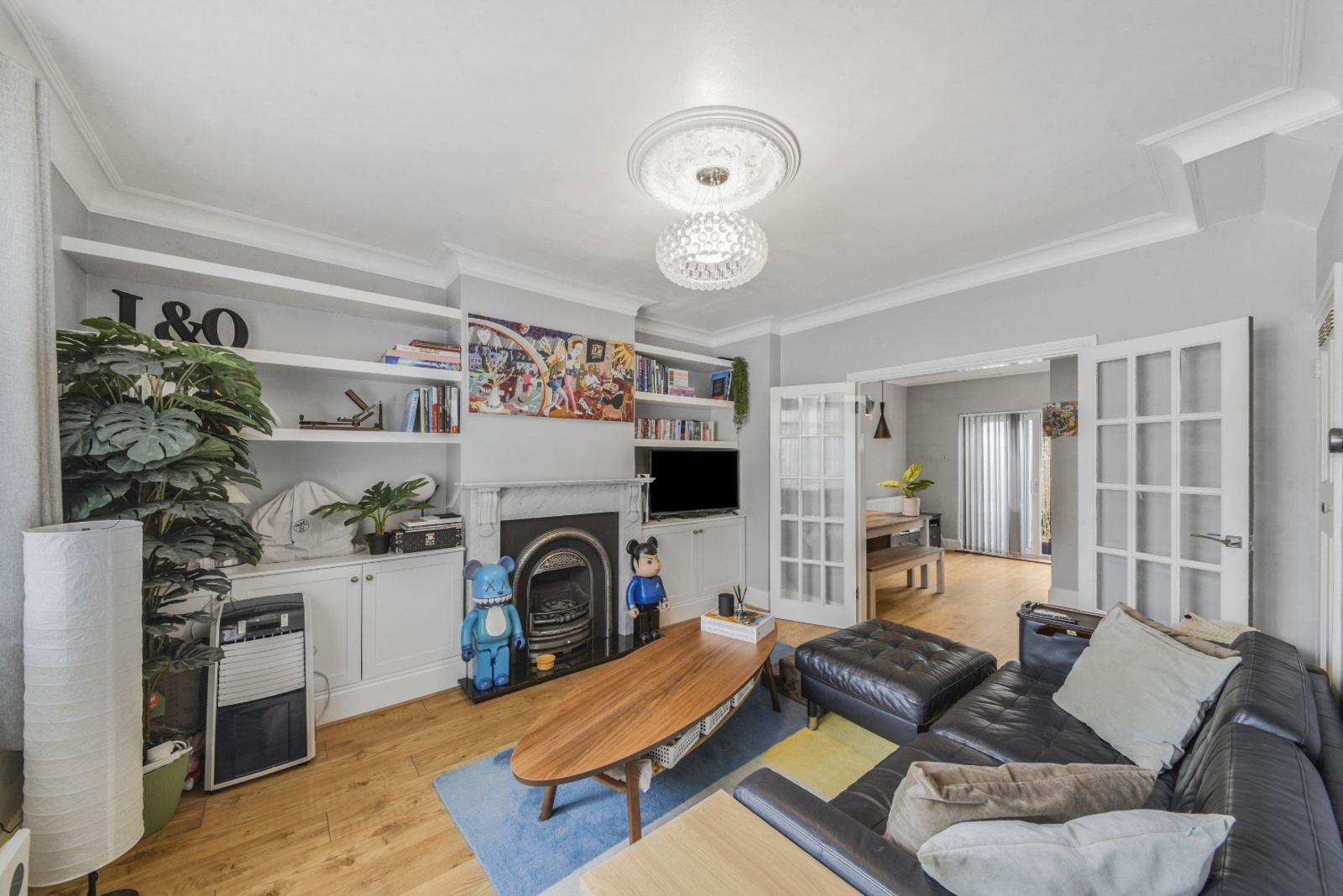 Hesperus Crescent – 3 Bedroom Semi-Detached House for Sale – Isle of Dogs, London E14