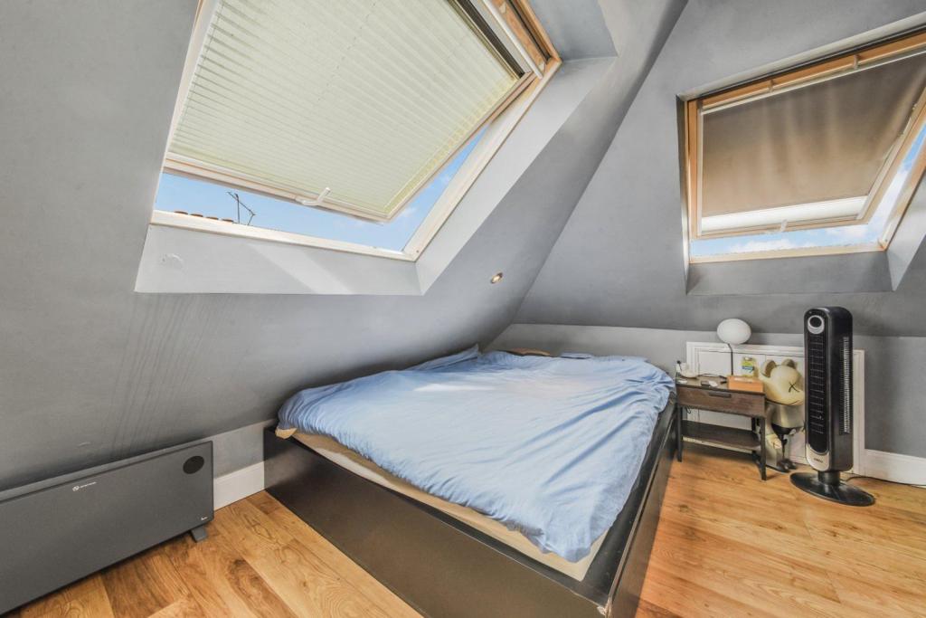 Hesperus Crescent – 3 Bedroom Semi-Detached House for Sale – Isle of Dogs, London E14