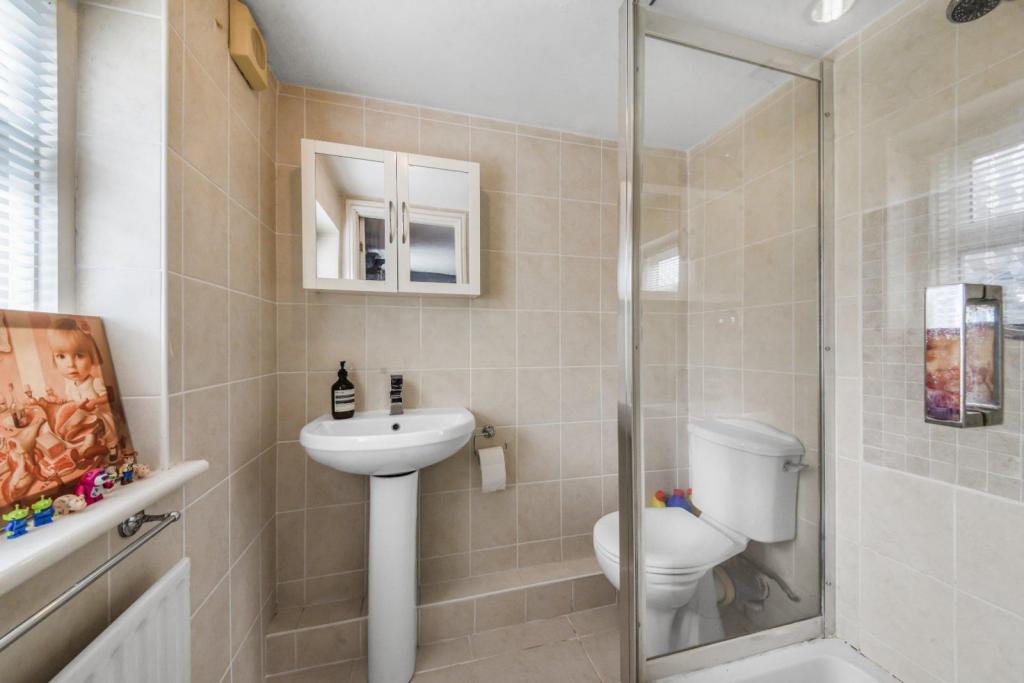 Hesperus Crescent – 3 Bedroom Semi-Detached House for Sale – Isle of Dogs, London E14