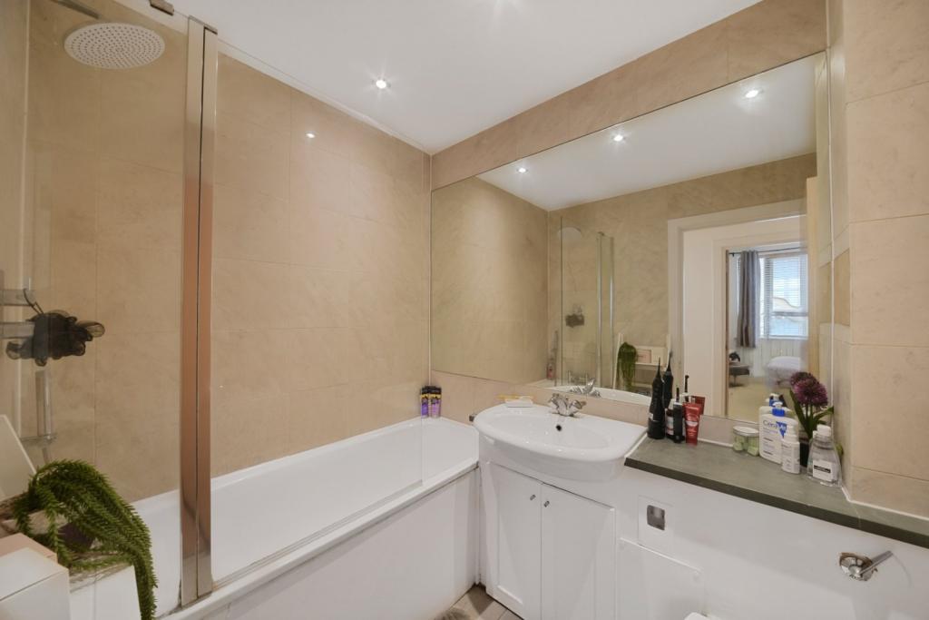 Prospero House – 1 Bedroom Apartment for Sale – Tower Hill, E1 Asking Price: £425,000