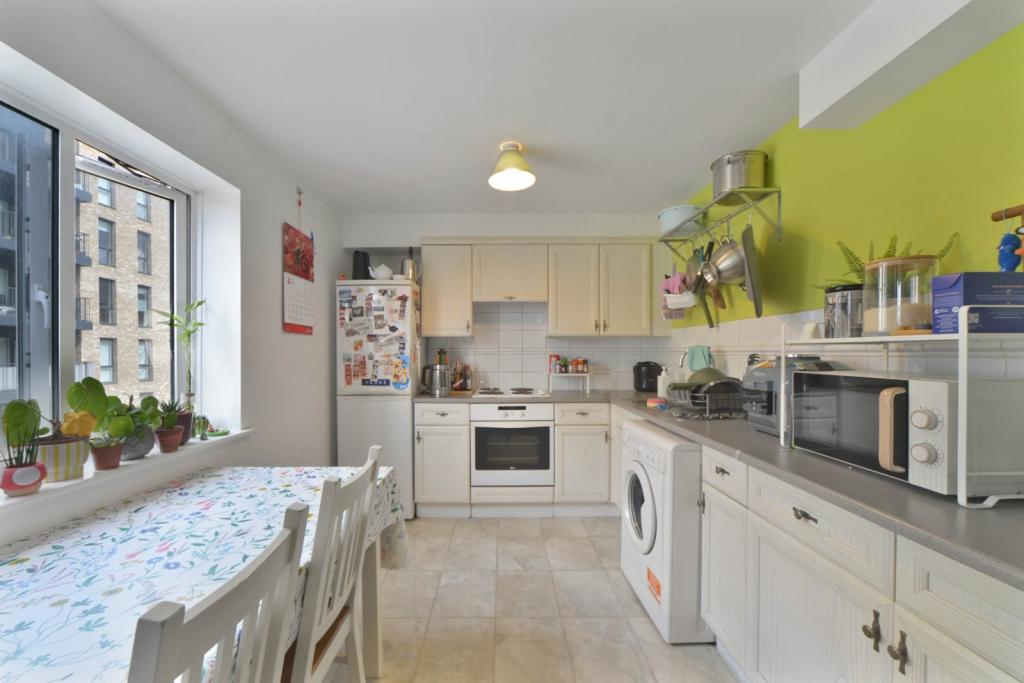 Langbourne Place – 2 Bedroom Apartment for Sale – Isle of Dogs, E14