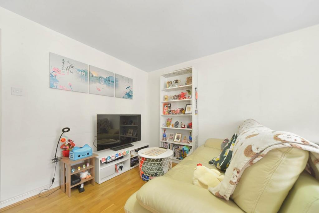 Langbourne Place – 2 Bedroom Apartment for Sale – Isle of Dogs, E14