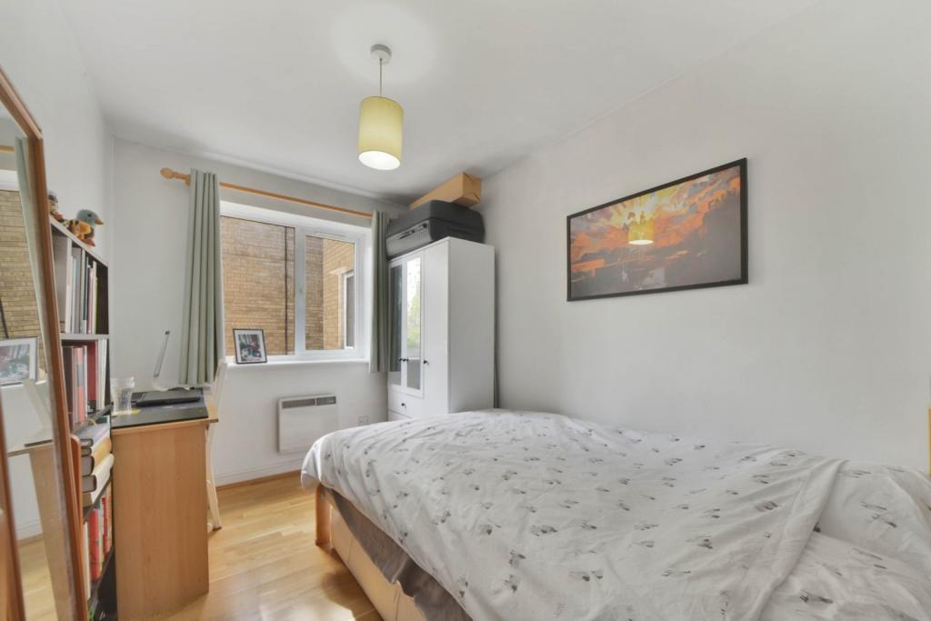 Langbourne Place – 2 Bedroom Apartment for Sale – Isle of Dogs, E14