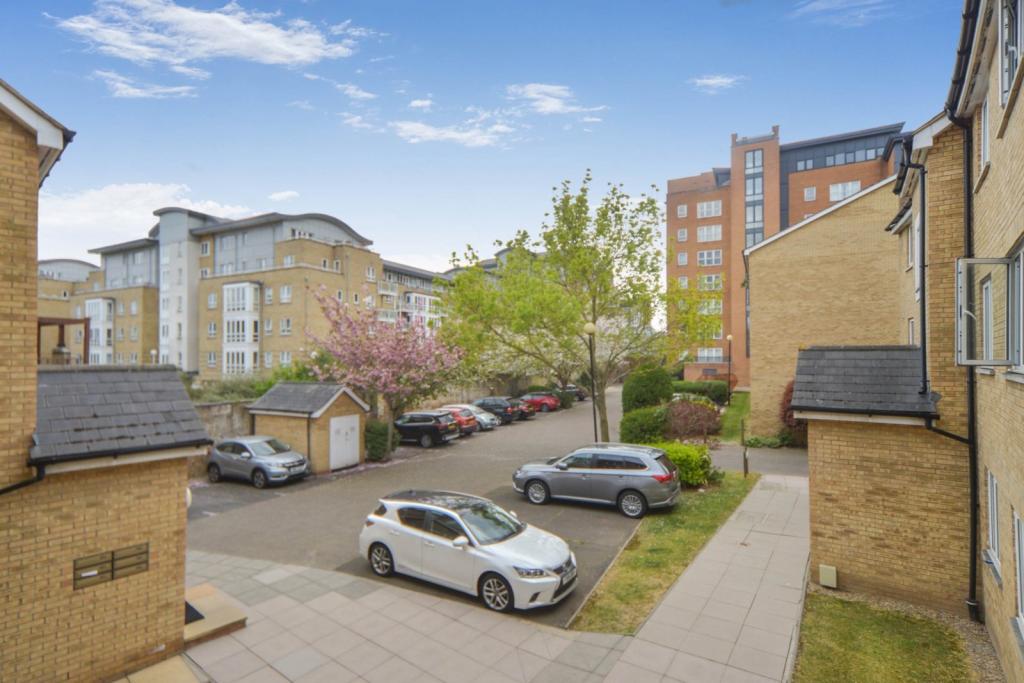 Langbourne Place – 2 Bedroom Apartment for Sale – Isle of Dogs, E14